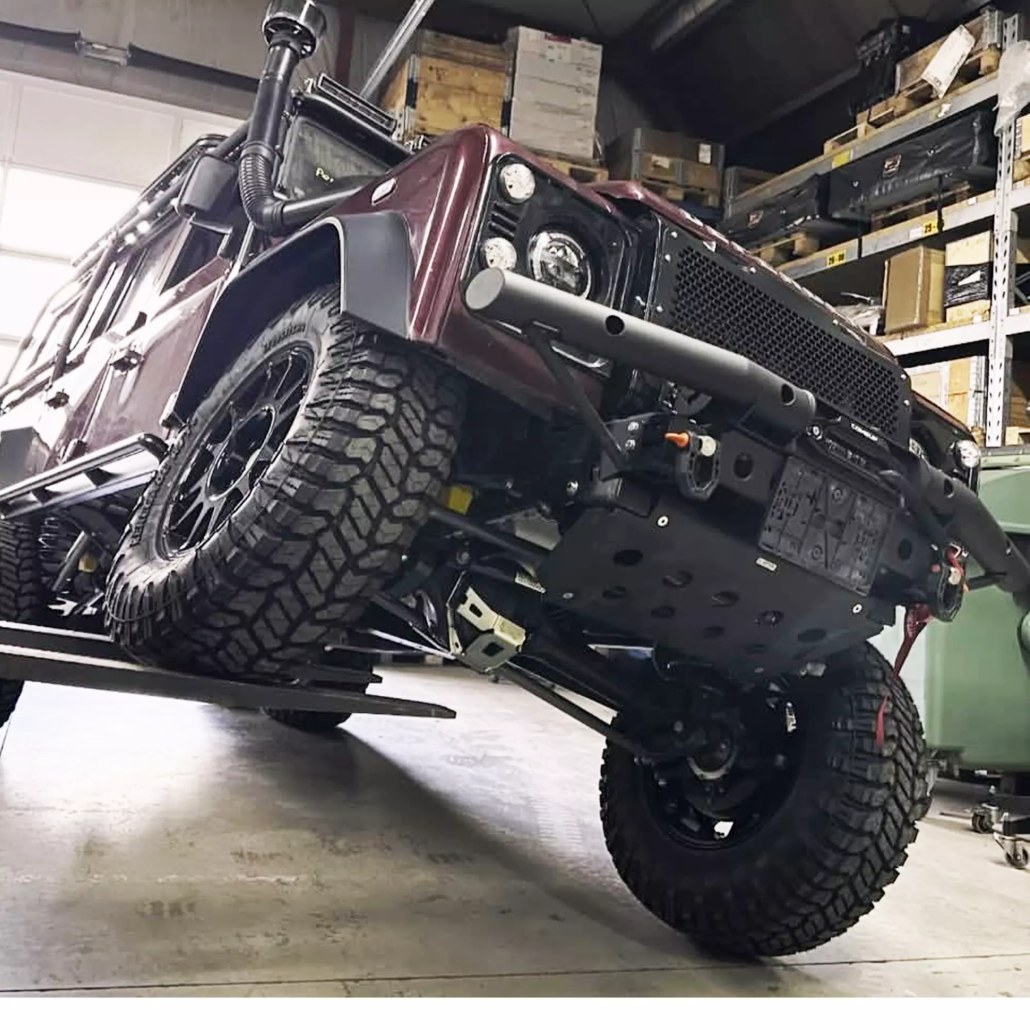 Land Rover Defender Höherlegung mit TÜV Teileguten -Defender Fahrwerk von ENGAGE4X4